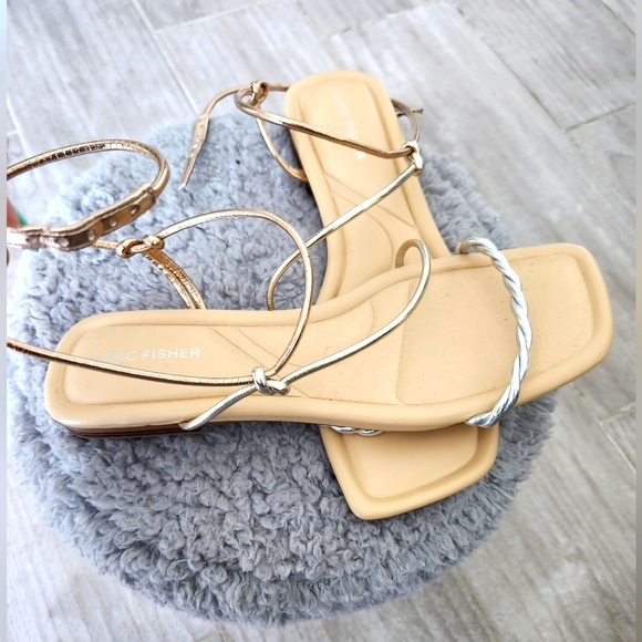 Marc Fisher Sandals - Picture 2 of 4